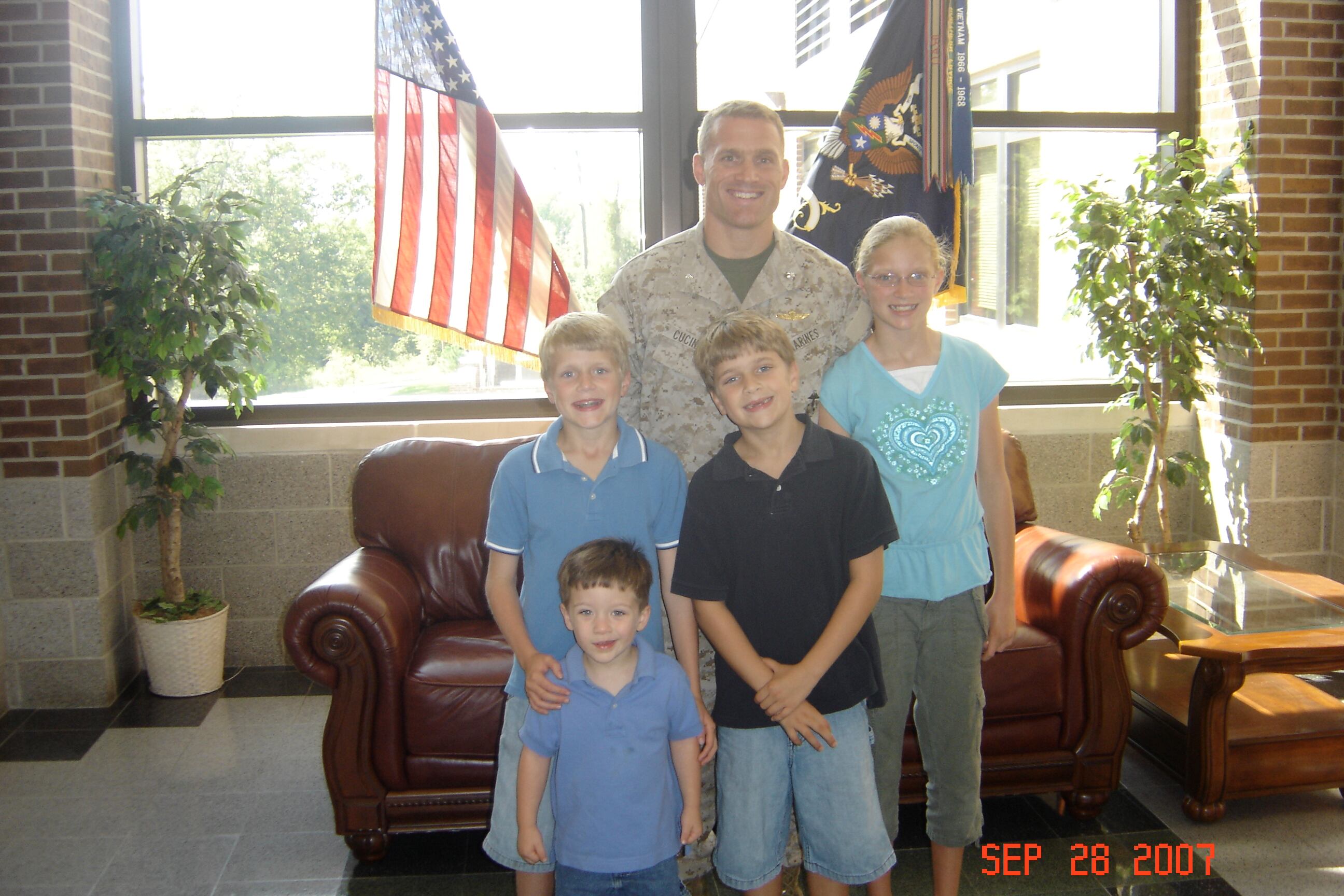 Paul Cucinotta with his children Marissa, Nick, Joey, and Sam in Fort Benning, Ga., on Sept. 28, 2007.