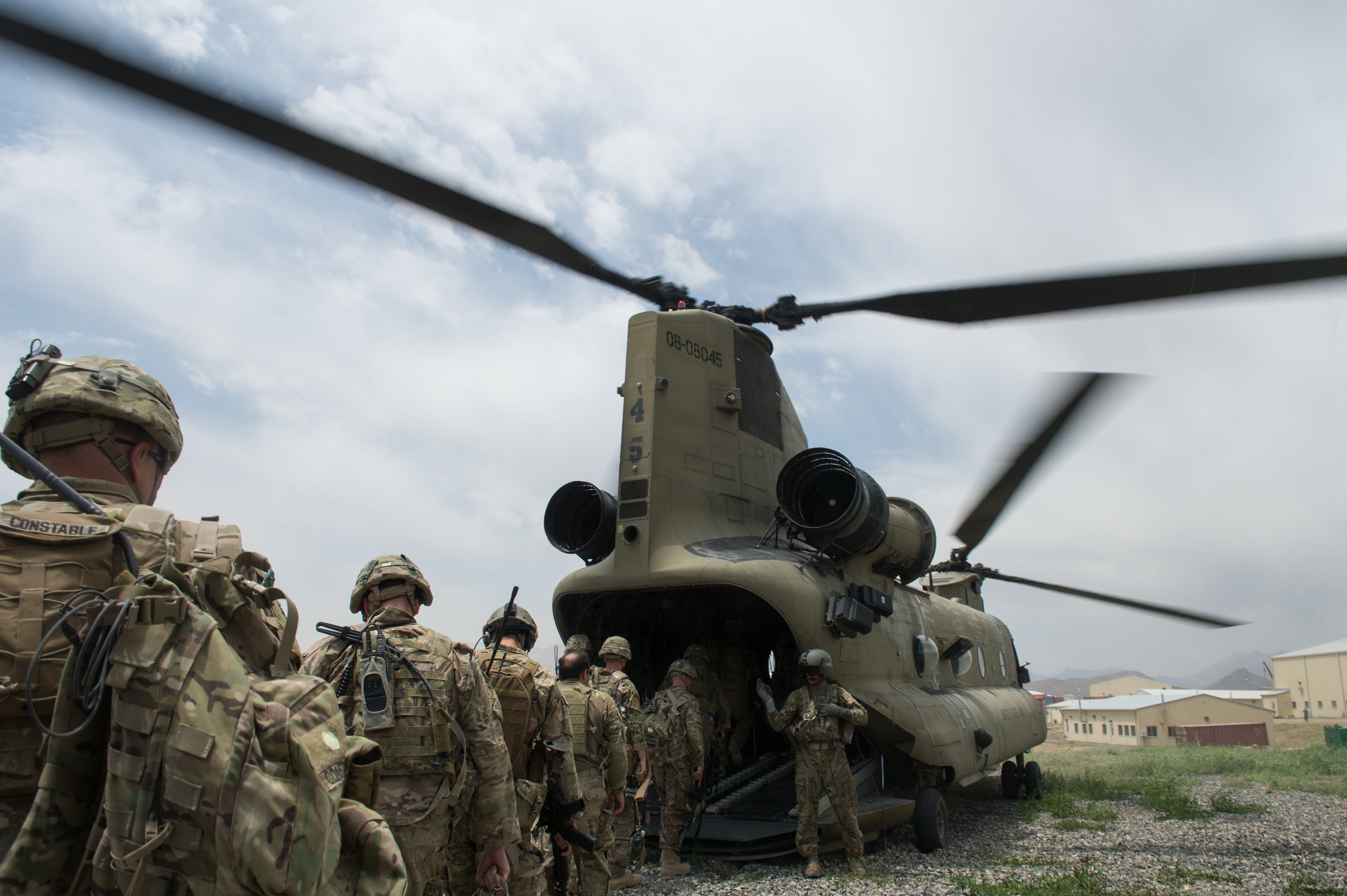 Army CH-47 Chinook helicopter