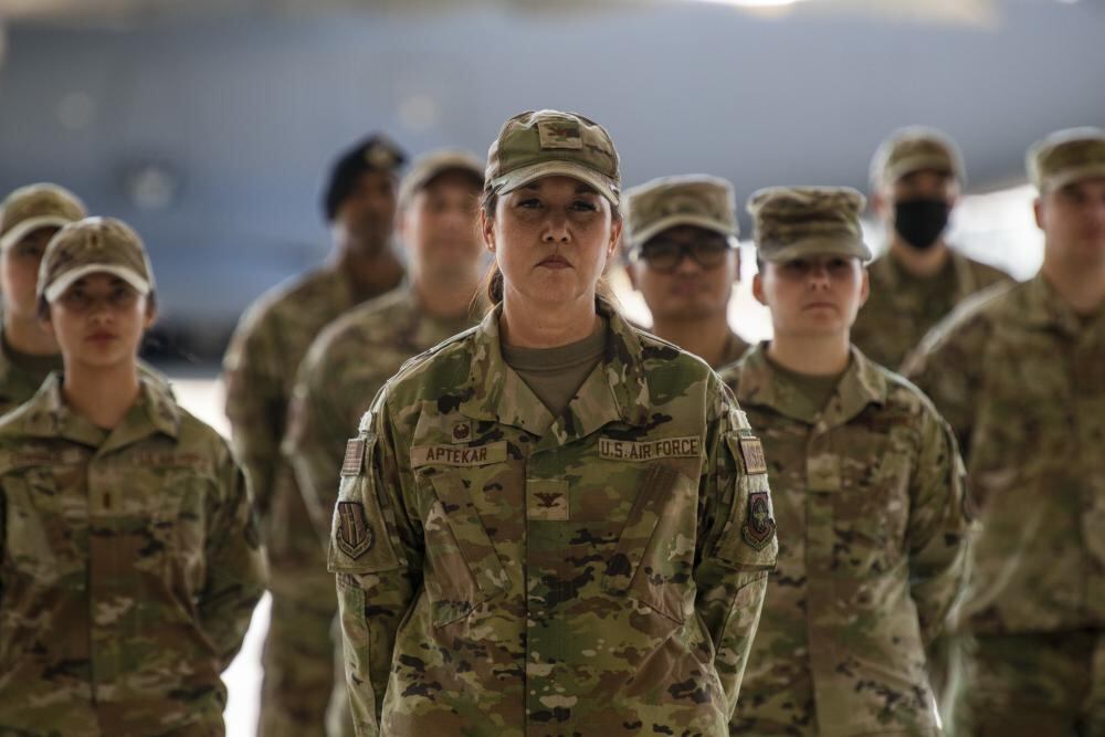 Air Force Col. Elizabeth Aptekar, 60th Mission Support Group commander, stands in front of the 60th MSG formation during the 60th Air Mobility Wing change of command ceremony at Travis Air Force Base, California, July 27, 2022. (Nicholas Pilch/Air Force)